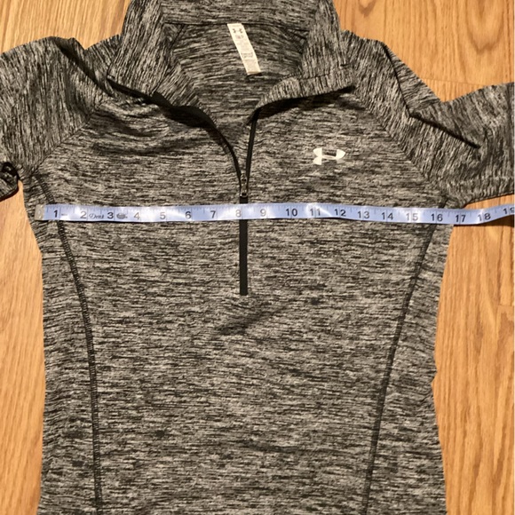 Women’s Gym sweaters size SM/P  brand heat gear color gray and white long sleeve - Picture 7 of 10